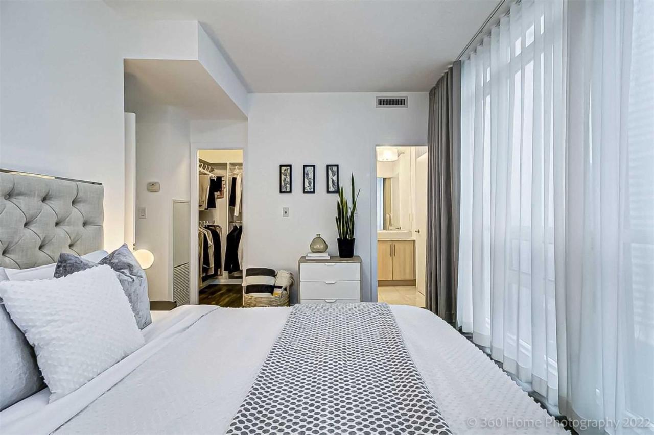 Prime Location - Stunning 2-Bdrm Condo Toronto Esterno foto
