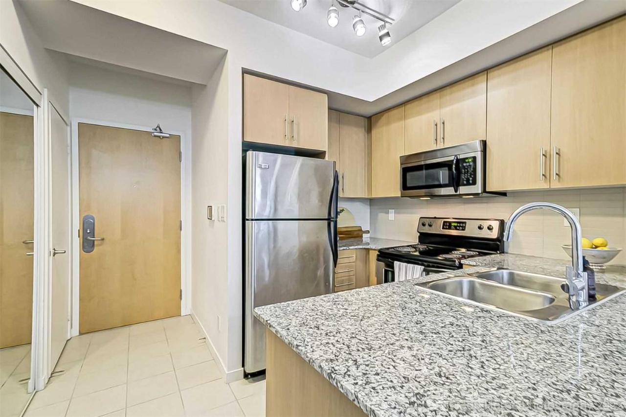 Prime Location - Stunning 2-Bdrm Condo Toronto Esterno foto