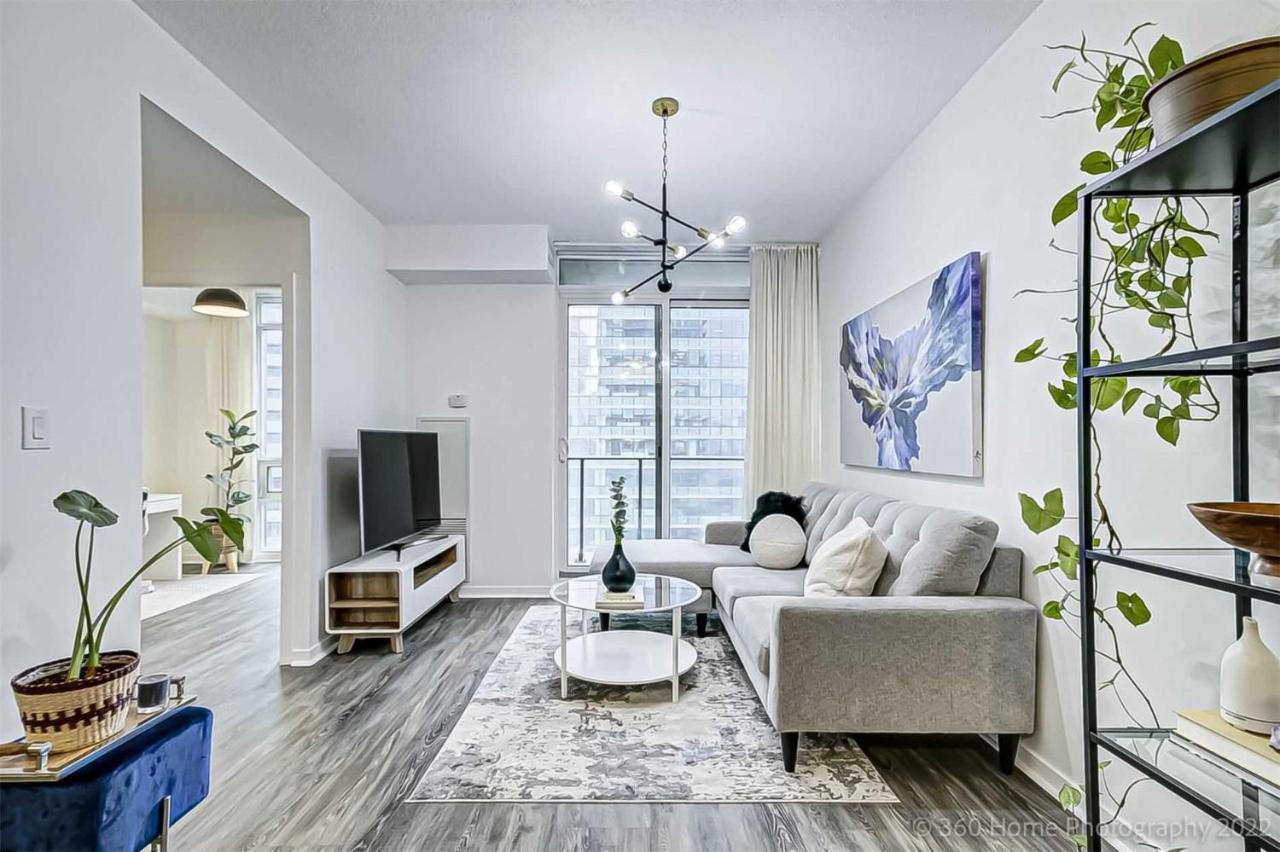 Prime Location - Stunning 2-Bdrm Condo Toronto Esterno foto